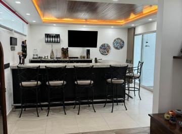 Casa de 3 habitaciones, El Marqués · Casa con Acabados de Lujo en El Mirador – Roof Garden, Jacuzzi y Cantina
