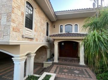 Casa · 1020m² · Residencia en Venta, Col. Vista Hermosa, Tampico, Tam.