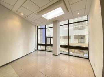 Oficina · 83m² · 1 Estacionamiento · Oficina con 4 Espacios Privados y Recepción
