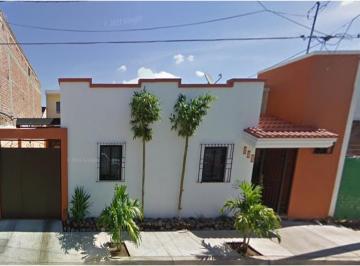 Casa de 4 habitaciones, Culiacán · Venta de Casa en Culiacan de Rosales, Profesor Reynaldo Gonzalez 181