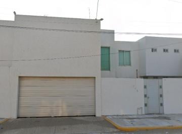 Casa de 5 habitaciones, Coatzacoalcos · Casa en Venta en Ambrosio Solorzano 705, Puerto Mexico, 96510 Coatzacoalcos, Ver.