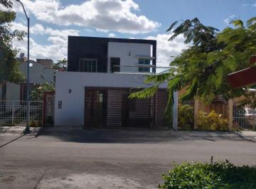 Casa de 5 habitaciones, Benito Juárez · Casa en Venta de 5rec en Residencial Las Americas Cancun