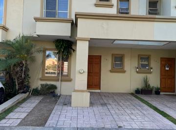 Casa de 3 habitaciones, San Pedro Tlaquepaque · Casa en Renta / El Sereno Coto 1