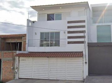 Casa de 5 habitaciones, San Pedro Tlaquepaque · Venta de Casa en San Pedro Tlaquepaque Jalisco El Tapatio Batalla de Zacatecas