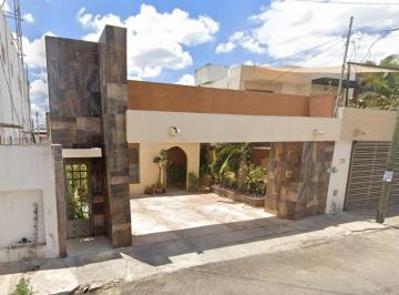 Casa de 4 habitaciones, Mérida · Casa con 170 m² de Superficie de Terreno y 4 Recámaras en Venta en Mérida