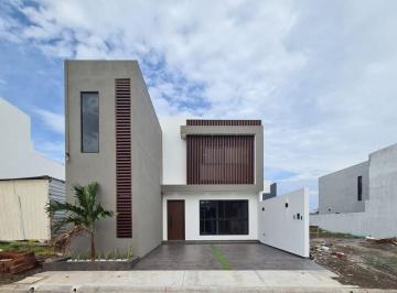 Casa de 3 habitaciones, Alvarado · Casa en Venta con Recámara en Planta Baja Lomas de La Rioja
