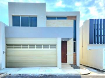 Casa de 3 habitaciones, Alvarado · Casa en Venta Muy Amplia Lomas de La Rioja