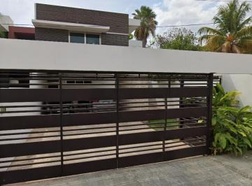 Casa de 5 habitaciones, Mérida · Casa en Venta en C. 40 293, Montes de Amé, 97115 Mérida, Yuc.