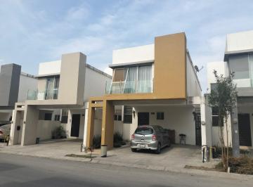 Casa · 130m² · 3 Recámaras · 2 Estacionamientos · Casa en Fraccionamiento Cumbres Andara en Renta