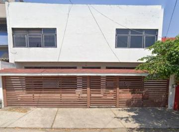 Casa de 4 habitaciones, Guadalajara · Venta de Casa en Guadalajara Jalisco Santa Rosa Isla Madiera