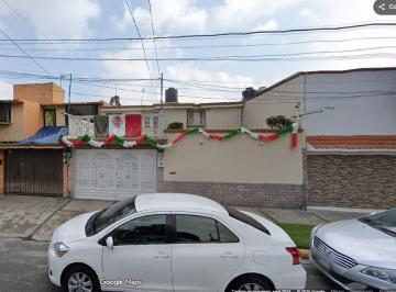 Casa de 3 habitaciones, Tlalnepantla de Baz · Casa en Venta en Blvd. Popocatepetl, Valle Dorado, Unid Hab. Los Pirules, Tlanepantla, Edo Mex.