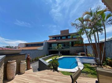 Casa · 635m² · 3 Recámaras · 8 Estacionamientos · Casa en Venta en Fraccionamiento Costa de Oro