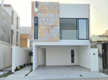Casa de 3 habitaciones, Alvarado · Casa con Roof Garden en Venta Punto Lomas