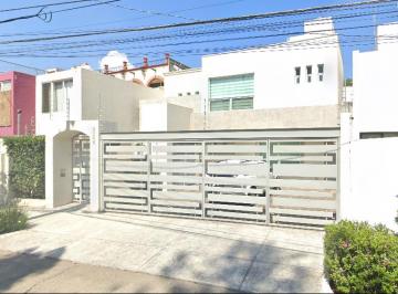 Casa de 5 habitaciones, Guadalajara · Casa en Venta en Antonio Valeriano 3366, Chapalita, 44500 Guadalajara, Jal.