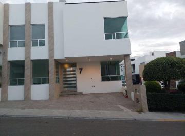 Casa de 3 habitaciones, Querétaro · Casa en Venta en Centro Sur, con Roof Garden, Terraza de Ensueño y Acabados Premium
