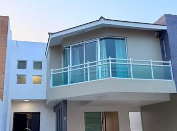 Casa · 197m² · 3 Recámaras · 2 Estacionamientos · Casa en Residencial Lomas Residencial, 3 Recámaras, 2 Niveles, Terraza, Riviera Veracruzana, Veracruz