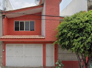 Casa de 3 habitaciones, Nezahualcóyotl · Venta de Casa en Estado de Mexico Nezahualcoyotl Metropolitana
