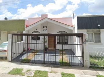 Casa de 2 habitaciones, Zapopan · Casa en Venta Jardines del Valle