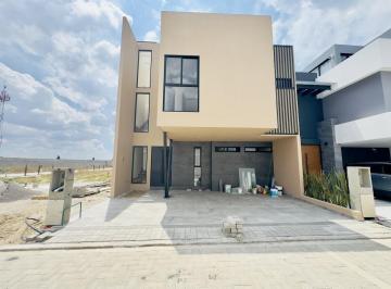 Casa en condominio · 202m² · 4 Recámaras · 2 Estacionamientos · Casa en Venta en Fraccionamiento Nuevo en Cuautlancingo a 600 m del Periferico