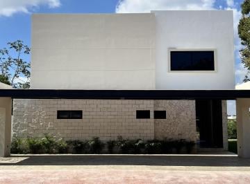 Casa · 360m² · 4 Recámaras · 4 Estacionamientos · Casa en Venta en Lagos del Sol, Cancún.