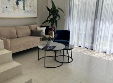 Casa de 4 habitaciones, Corregidora · Casa con 4 Recámaras en Venta en El Condado, Ideal Para Inversión