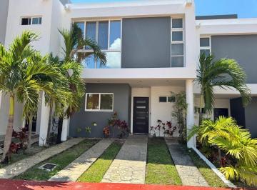 Casa · 150m² · 3 Recámaras · 2 Estacionamientos · Casa Completamente Amueblada y Equipada en Residencial Quinta Maretta en Puerto Morelos