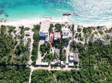 Casa · 350m² · 4 Recámaras · 7 Estacionamientos · Casa en Venta Frente Al Mar en Costa Mujeres en Cancún 4 Rec