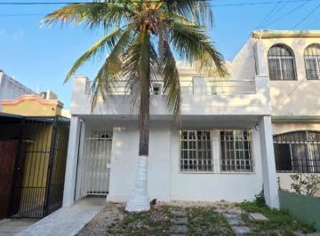 Casa de 3 habitaciones, Benito Juárez · Centrica Casa en Venta en Paseos del Caribe