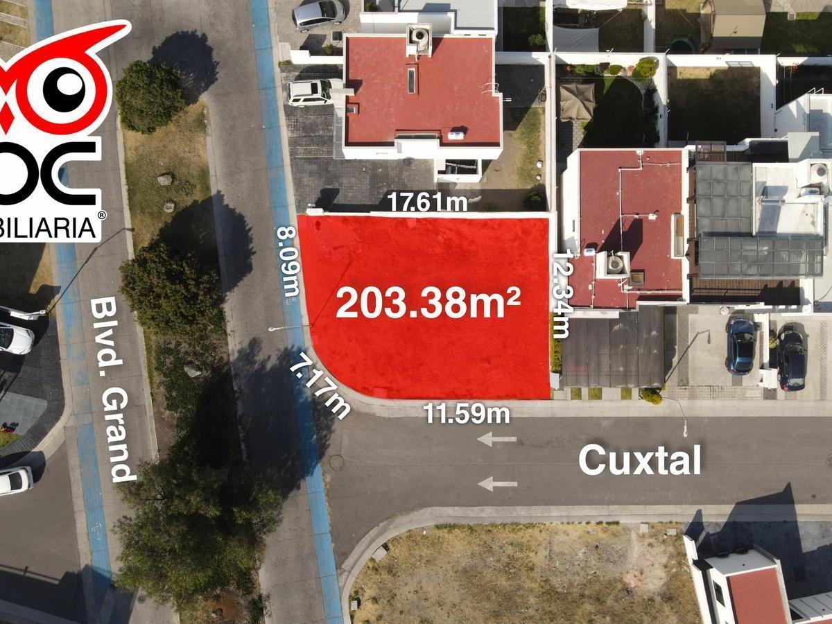 Opportunity: Excellent Flat Corner Lot in Grand Juriquilla, Querétaro.