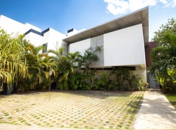 Casa · 232m² · 3 Recámaras · 2 Estacionamientos · Casa en Venta Cancun Residencial Aqua