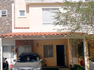 Casa en condominio de 3 habitaciones, Zapopan · Casa en Venta en Parques del Centinela, Zapopan
