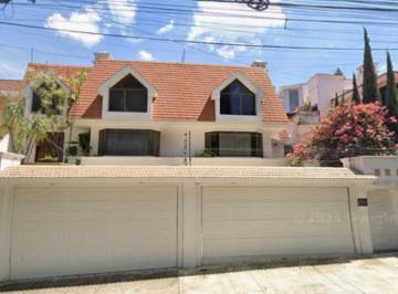 Casa de 6 habitaciones, Zapopan · Venta de Casa en Colonia Loma Real