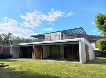 Casa en condominio · 124m² · 2 Recámaras · 1 Estacionamiento · Villa en Renta, Amueblada, Chapala, Jalisco.