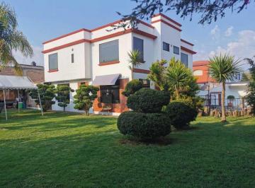 Casa · 695m² · 4 Recámaras · 6 Estacionamientos · Casa en Venta en Calimaya