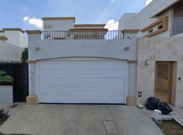 Casa de 3 habitaciones, Ahome · Casa en Venta en Fracc. Viñedos