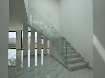 1 · Casa en Venta en Comunidad Privada en Santiago, Nuevo León