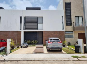 Casa · 199m² · 3 Recámaras · 2 Estacionamientos · Casa Amueblada en Renta en Cancún | Residencial Aqua con Amenidades Premium