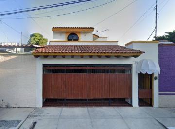 Casa de 4 habitaciones, Colima · Casa en Venta en Colima, Colinas de Sta Barbara, Cisnes