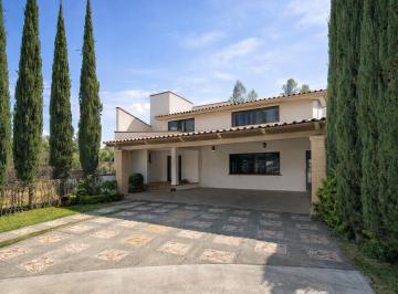 Casa en condominio de 4 habitaciones, León · Club de Golf La Hacienda, Casa de Oportunidad con Alberca, 4 Recamaras