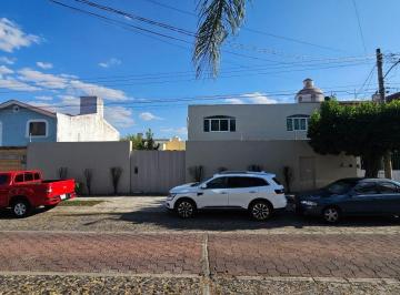 Casa de 3 habitaciones, Zapopan · Casa en Venta en Calle Agricultores
