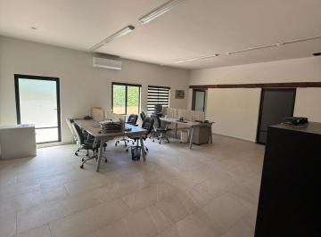 Edificio · 5700m² · 14 Recámaras · 45 Estacionamientos · Oficinas en Venta en Cancun