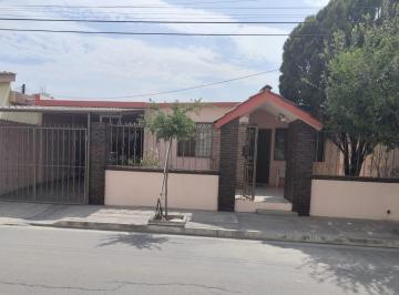 Casa · 155m² · 4 Recámaras · 4 Estacionamientos · Casa en Venta Colonia Asarco Centro de Monterrey