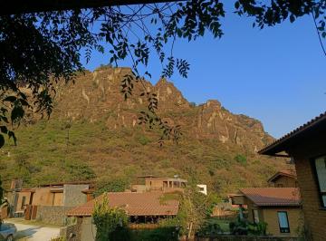 Casa en condominio de 4 habitaciones, Tepoztlán · Hermosa Residencia Nueva en La Montaña en Conjunto Exclusivo