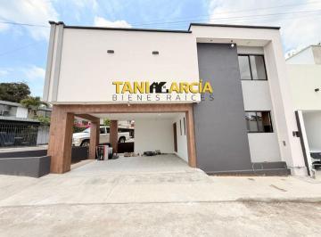 Casa de 3 habitaciones, Fortín · Vendo Preventa de Bella Casa en El Centro de Fortín de Las Flores, Esquina!