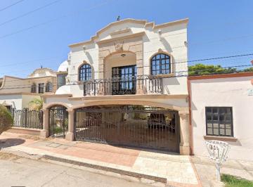 Casa de 6 habitaciones, Ahome · Venta de Casa en Fracc. del Real Calle Flor de Mayo Los Mochis
