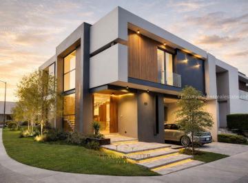 Casa · 411m² · 3 Recámaras · 2 Estacionamientos · Casa en Venta en Paseo La Toscana en Valle Real