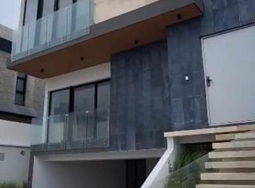 Casa · 305m² · 4 Recámaras · 2 Estacionamientos · Casa en Venta Punta Tiburón Residencial y Golf