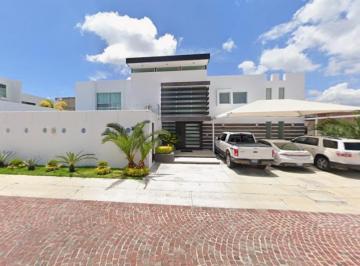 Casa de 4 habitaciones, Querétaro · Venta de Casa en Cumbres del Lago Calle Villa Flores