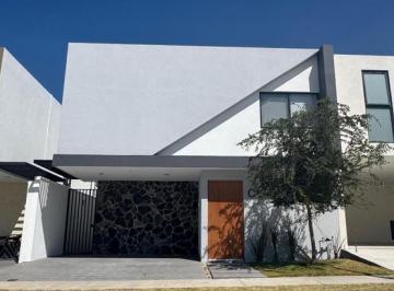 Casa · 165m² · 2 Estacionamientos · Casa en Venta en Valles del Molino