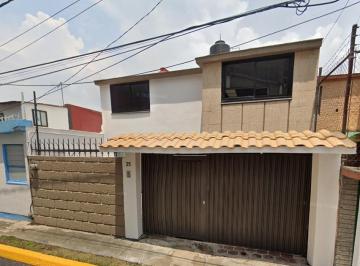 Casa de 3 habitaciones, Tlalnepantla de Baz · Casa con 3 Recámaras y 290 m² Superficie de Terreno en Venta, Viveros del Valle